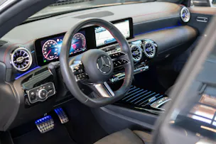 MERCEDES-BENZ CLA 200 AMG Line / Facelift / Rückfahrkamera / Ambientebeleuchtung