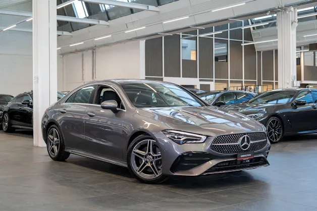 MERCEDES-BENZ CLA 200 AMG Line / Facelift / Rückfahrkamera / Ambientebeleuchtung