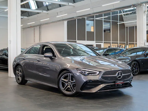 MERCEDES-BENZ CLA 200 AMG Line / Facelift / Rückfahrkamera / Ambientebeleuchtung