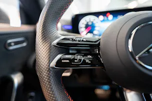 MERCEDES-BENZ CLA 200 AMG Line / Facelift / Rückfahrkamera / Ambientebeleuchtung