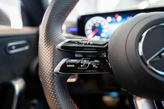 MERCEDES-BENZ CLA 200 AMG Line / Facelift / Rückfahrkamera / Ambientebeleuchtung