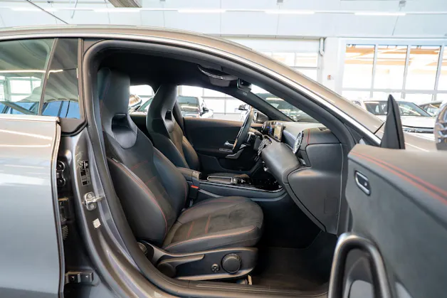 MERCEDES-BENZ CLA 200 AMG Line / Facelift / Rückfahrkamera / Ambientebeleuchtung