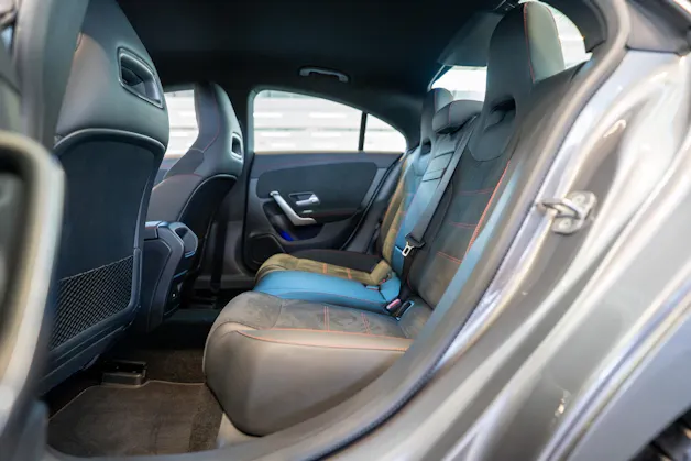 MERCEDES-BENZ CLA 200 AMG Line / Facelift / Rückfahrkamera / Ambientebeleuchtung