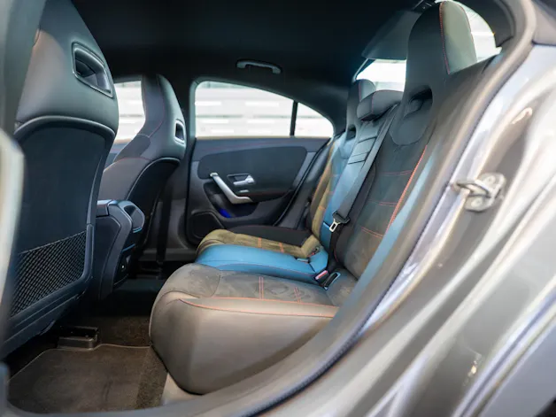 MERCEDES-BENZ CLA 200 AMG Line / Facelift / Rückfahrkamera / Ambientebeleuchtung