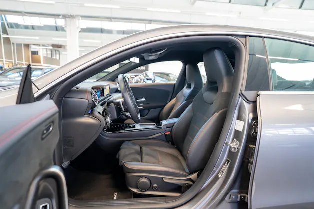MERCEDES-BENZ CLA 200 AMG Line / Facelift / Rückfahrkamera / Ambientebeleuchtung