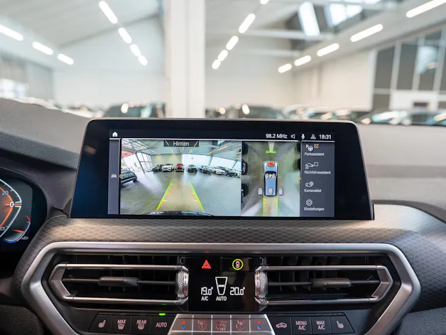 BMW X3 30i xDrive SAG M Sport / CH-Fahrzeug / 360° Kamera / Navi