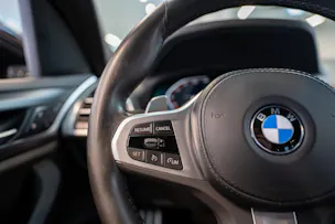BMW X3 30i xDrive SAG M Sport / CH-Fahrzeug / 360° Kamera / Navi