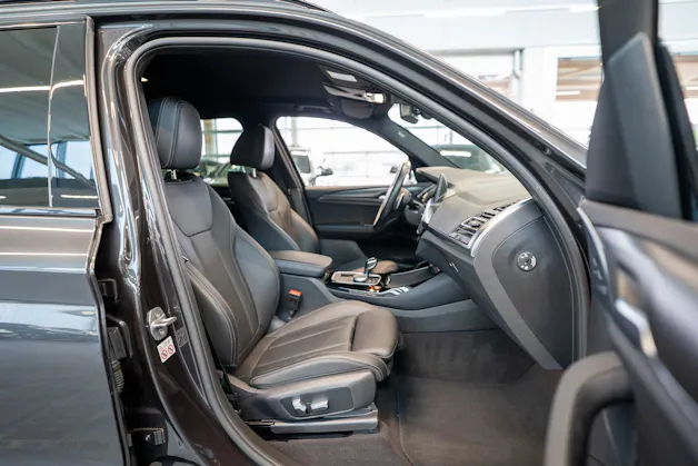 BMW X3 30i xDrive SAG M Sport / CH-Fahrzeug / 360° Kamera / Navi