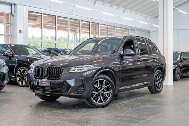 BMW X3 30i xDrive SAG M Sport / CH-Fahrzeug / 360° Kamera / Navi