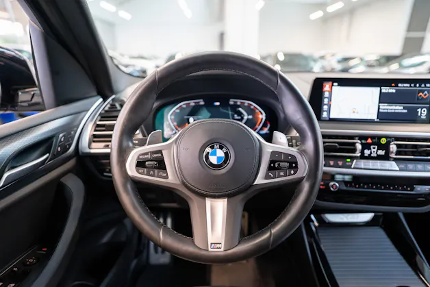 BMW X3 30i xDrive SAG M Sport / CH-Fahrzeug / 360° Kamera / Navi