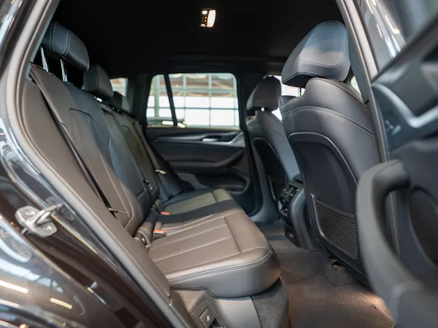 BMW X3 30i xDrive SAG M Sport / CH-Fahrzeug / 360° Kamera / Navi
