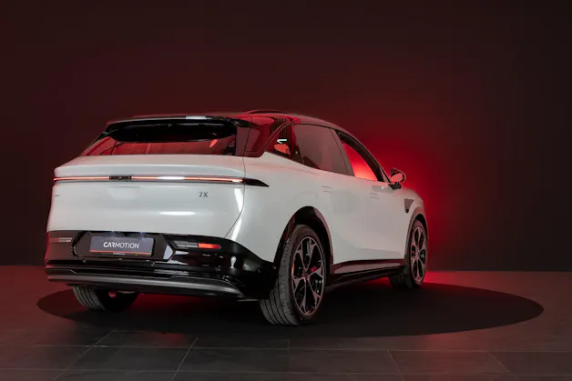 ZEEKR 7X 100kWh Privilege AWD / Comfort & Cockpit Paket / Panorama-Schiebedach / Massage-Sitze