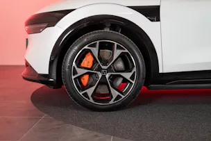 ZEEKR 7X 100kWh Privilege AWD / Comfort & Cockpit Paket / Panorama-Schiebedach / Massage-Sitze