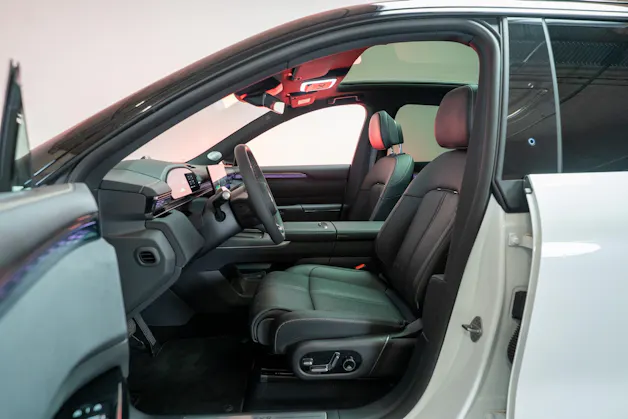 ZEEKR 7X 100kWh Privilege AWD / Comfort & Cockpit Paket / Panorama-Schiebedach / Massage-Sitze
