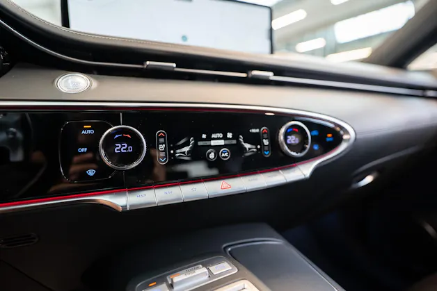 Genesis GV70 2.5T Sport / Panorama-Glasdach / Massagesitz / 360°Kamera