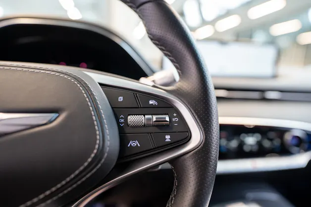 Genesis GV70 2.5T Sport / Panorama-Glasdach / Massagesitz / 360°Kamera