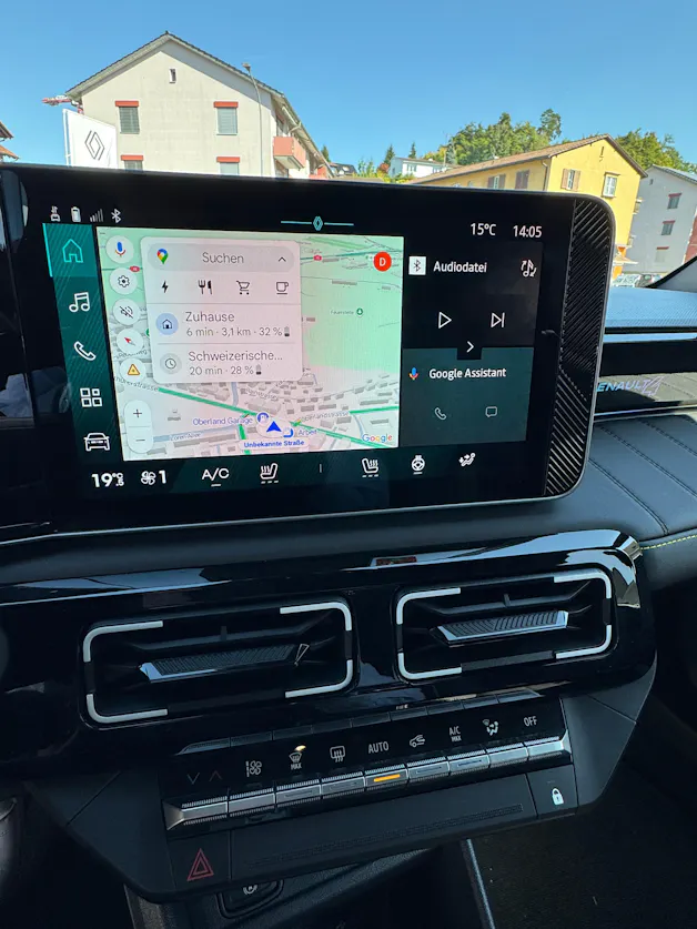 RENAULT R4 E-Tech Comfort Range 52 kWh Iconic