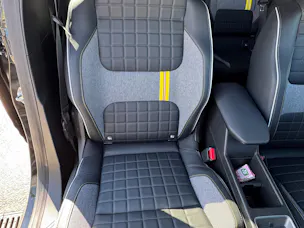 RENAULT R4 E-Tech Comfort Range 52 kWh Iconic