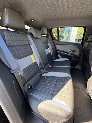 RENAULT R4 E-Tech Comfort Range 52 kWh Iconic