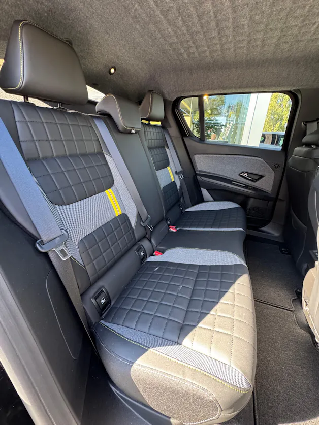 RENAULT R4 E-Tech Comfort Range 52 kWh Iconic