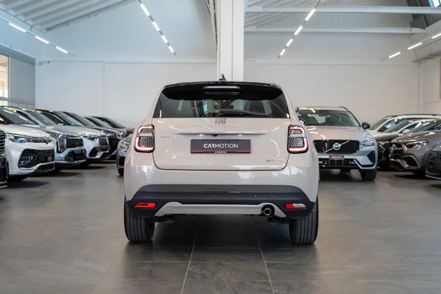 FIAT 600 1.2 Hybrid La Prima / Grigio Cappuccino / Ledersitze / Navi