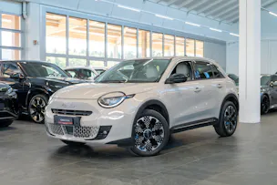 FIAT 600 1.2 Hybrid La Prima / Grigio Cappuccino / Ledersitze / Navi