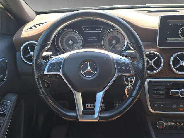 MERCEDES-BENZ GLA 250 AMG Line 4Matic 7G-DCT
