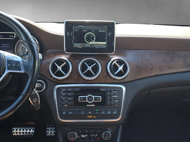 MERCEDES-BENZ GLA 250 AMG Line 4Matic 7G-DCT
