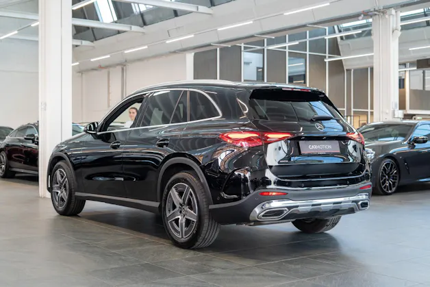 MERCEDES-BENZ GLC 220 d AMG Line 4matic / Panorama-Schiebedach / Ambiente-Beleuchtung / Sitzheizung