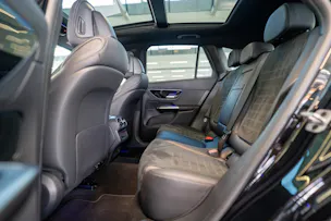 MERCEDES-BENZ GLC 220 d AMG Line 4matic / Panorama-Schiebedach / Ambiente-Beleuchtung / Sitzheizung