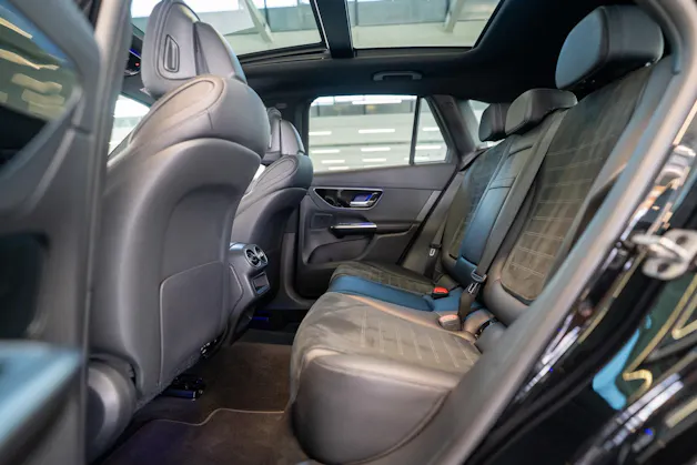 MERCEDES-BENZ GLC 220 d AMG Line 4matic / Panorama-Schiebedach / Ambiente-Beleuchtung / Sitzheizung