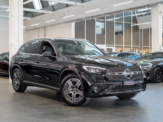 MERCEDES-BENZ GLC 220 d AMG Line 4matic / Panorama-Schiebedach / Ambiente-Beleuchtung / Sitzheizung