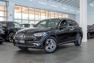 MERCEDES-BENZ GLC 220 d AMG Line 4matic / Panorama-Schiebedach / Ambiente-Beleuchtung / Sitzheizung
