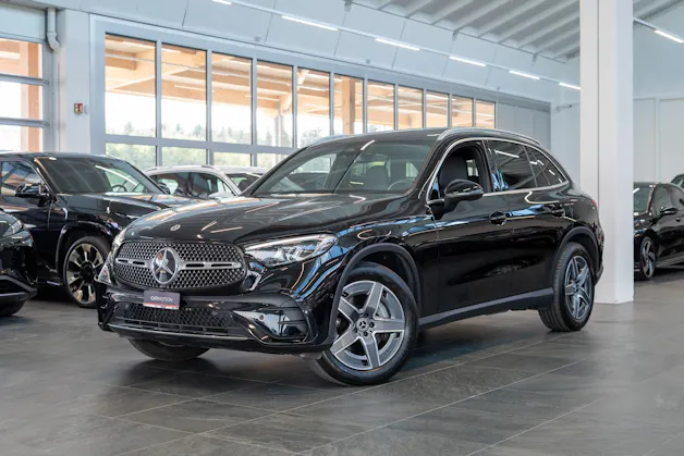 MERCEDES-BENZ GLC 220 d AMG Line 4matic / Panorama-Schiebedach / Ambiente-Beleuchtung / Sitzheizung