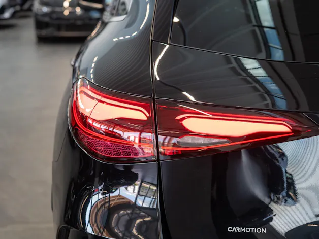 MERCEDES-BENZ GLC 220 d AMG Line 4matic / Panorama-Schiebedach / Ambiente-Beleuchtung / Sitzheizung