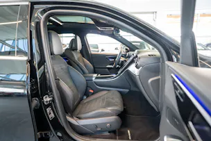 MERCEDES-BENZ GLC 220 d AMG Line 4matic / Panorama-Schiebedach / Ambiente-Beleuchtung / Sitzheizung