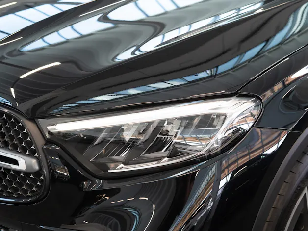 MERCEDES-BENZ GLC 220 d AMG Line 4matic / Panorama-Schiebedach / Ambiente-Beleuchtung / Sitzheizung
