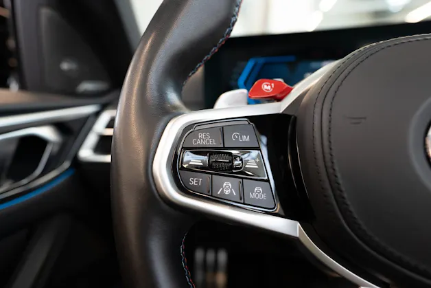 BMW M4 Competition xDrive Cabrio LCI / Head-Up Display / Harman Kardon / 360° Kamera