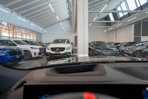 BMW M4 Competition xDrive Cabrio LCI / Head-Up Display / Harman Kardon / 360° Kamera