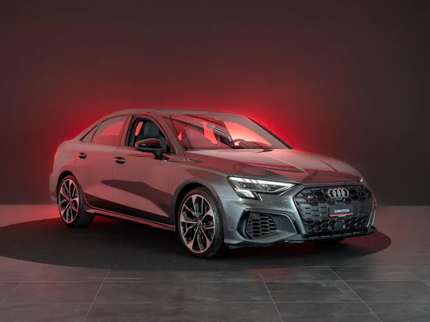 AUDI S3 Limousine 2.0 TFSI quattro S-Tronic / / Virtual Cockpit / Abstand-tempomat / Sitzheizung