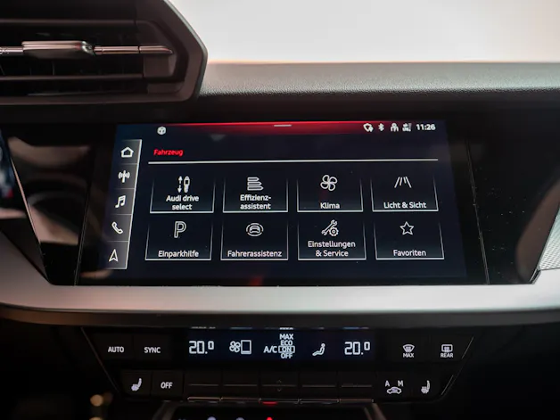 AUDI S3 Limousine 2.0 TFSI quattro S-Tronic / / Virtual Cockpit / Abstand-tempomat / Sitzheizung