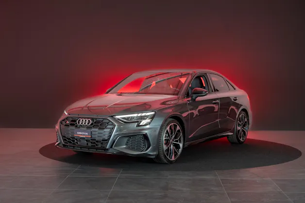 AUDI S3 Limousine 2.0 TFSI quattro S-Tronic / / Virtual Cockpit / Abstand-tempomat / Sitzheizung