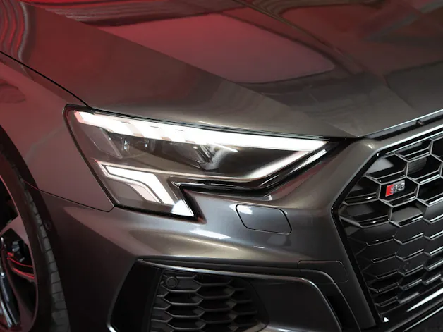 AUDI S3 Limousine 2.0 TFSI quattro S-Tronic / / Virtual Cockpit / Abstand-tempomat / Sitzheizung