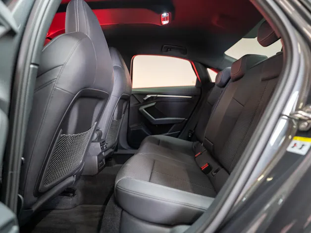 AUDI S3 Limousine 2.0 TFSI quattro S-Tronic / / Virtual Cockpit / Abstand-tempomat / Sitzheizung