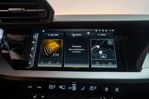 AUDI S3 Limousine 2.0 TFSI quattro S-Tronic / / Virtual Cockpit / Abstand-tempomat / Sitzheizung