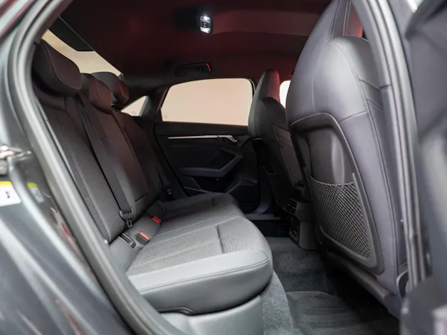 AUDI S3 Limousine 2.0 TFSI quattro S-Tronic / / Virtual Cockpit / Abstand-tempomat / Sitzheizung