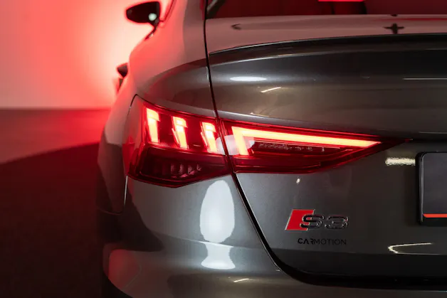 AUDI S3 Limousine 2.0 TFSI quattro S-Tronic / / Virtual Cockpit / Abstand-tempomat / Sitzheizung