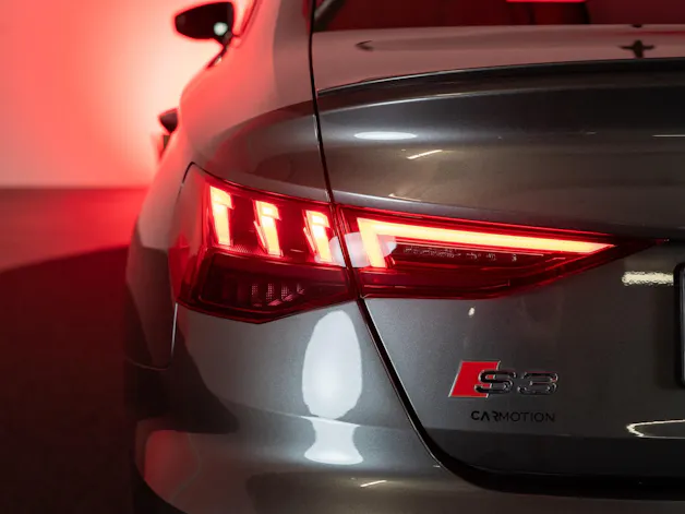 AUDI S3 Limousine 2.0 TFSI quattro S-Tronic / / Virtual Cockpit / Abstand-tempomat / Sitzheizung