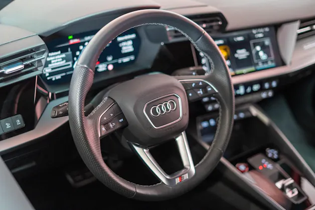 AUDI S3 Limousine 2.0 TFSI quattro S-Tronic / / Virtual Cockpit / Abstand-tempomat / Sitzheizung