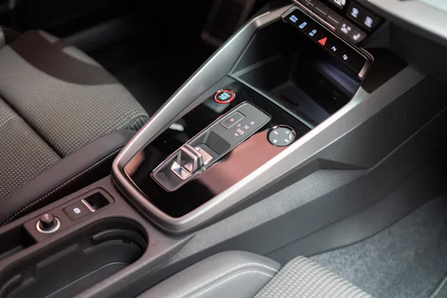 AUDI S3 Limousine 2.0 TFSI quattro S-Tronic / / Virtual Cockpit / Abstand-tempomat / Sitzheizung